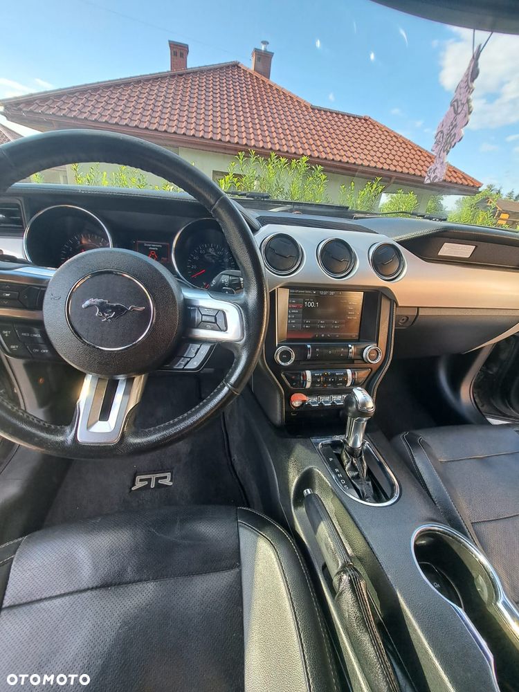 Ford Mustang - 24