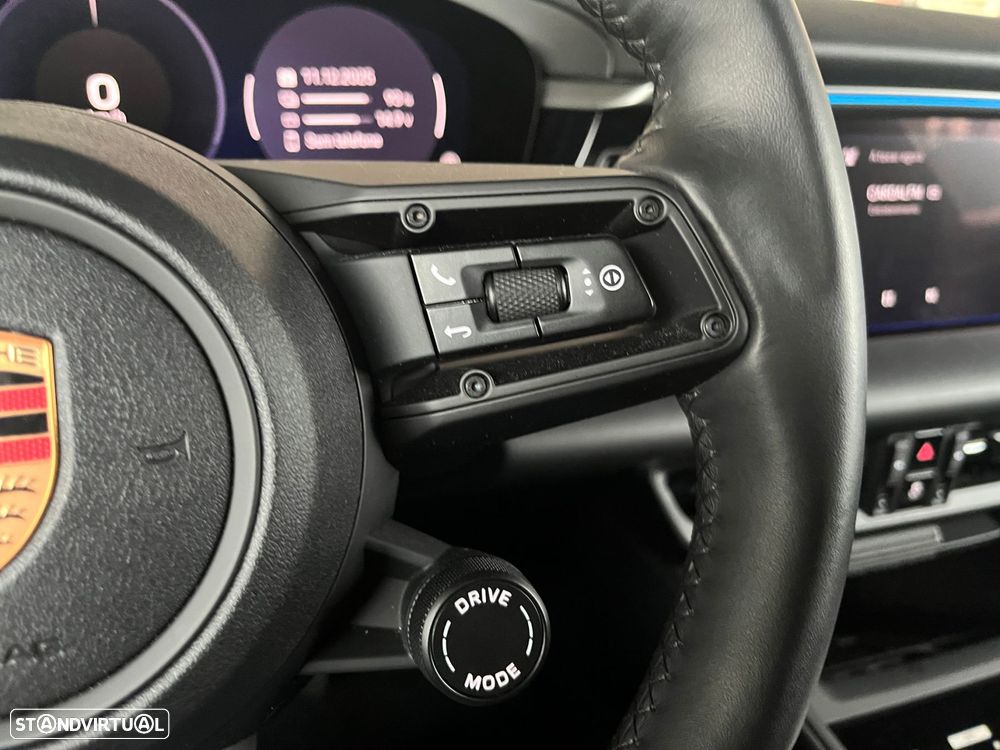 Porsche Macan Electric 4 - 28