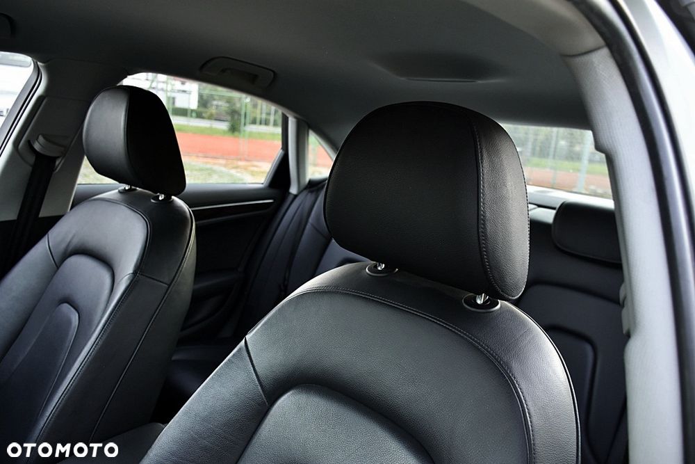 Audi A4 Limousine 1.8 TFSI quattro Attraction - 33
