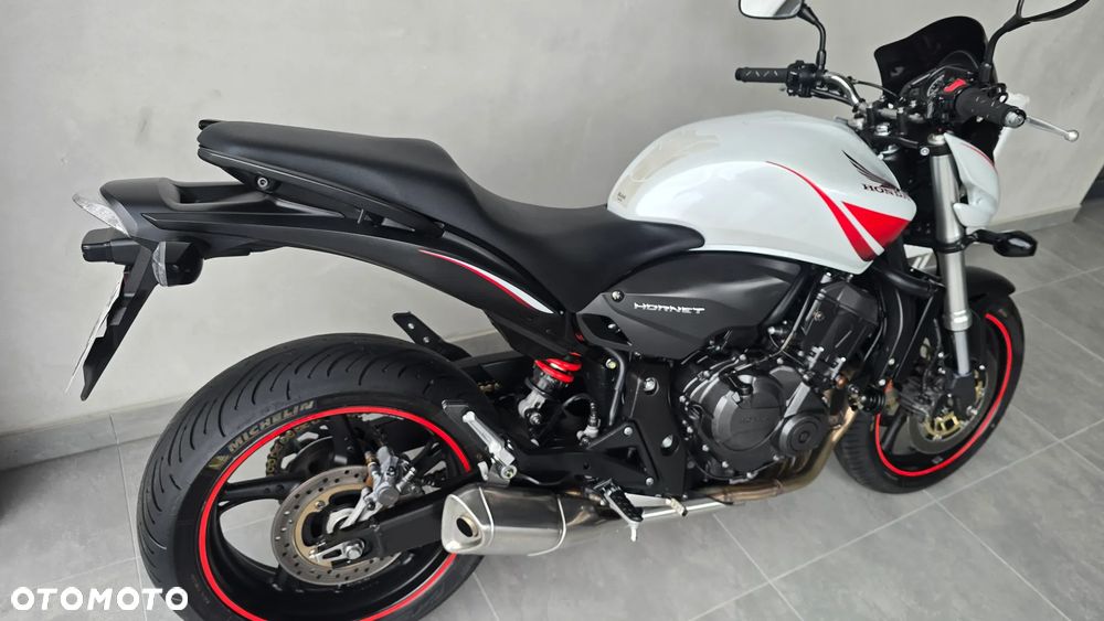 Honda Hornet - 27