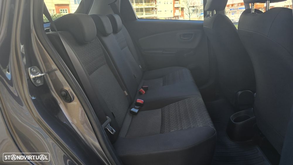 Toyota Yaris 1.4 D-4D Comfort+P.Style - 23