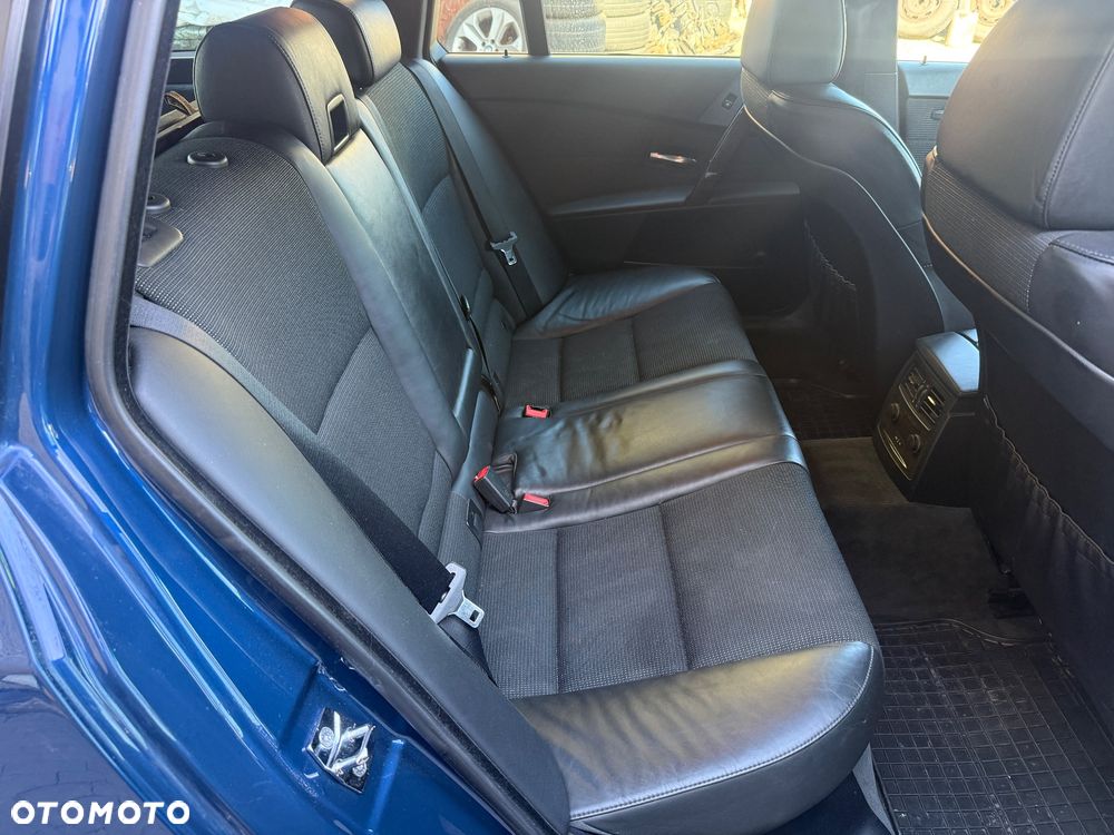 BMW Seria 5 525d Touring Edition Sport - 19