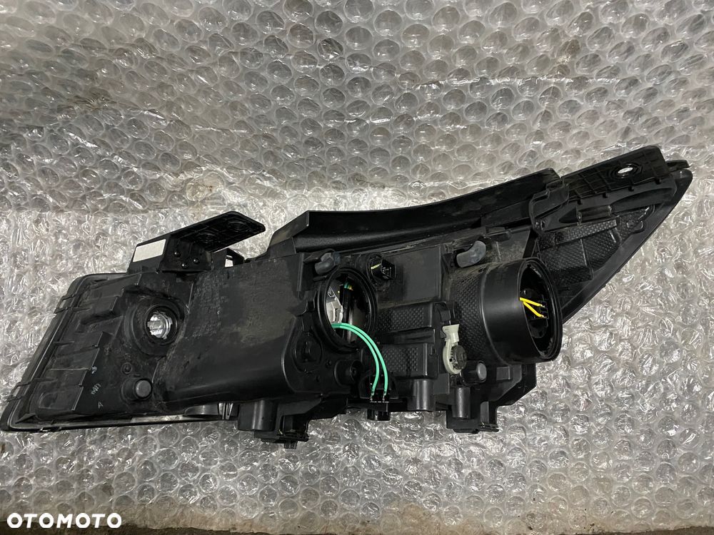LAMPA PRAWA ZWYKŁA SOCZEWKA KIA CARNIVAL SEDONA 92102-A9040 2015- - 10