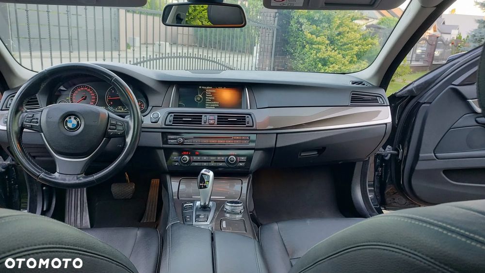 BMW Seria 5 520d xDrive Touring Modern Line - 24