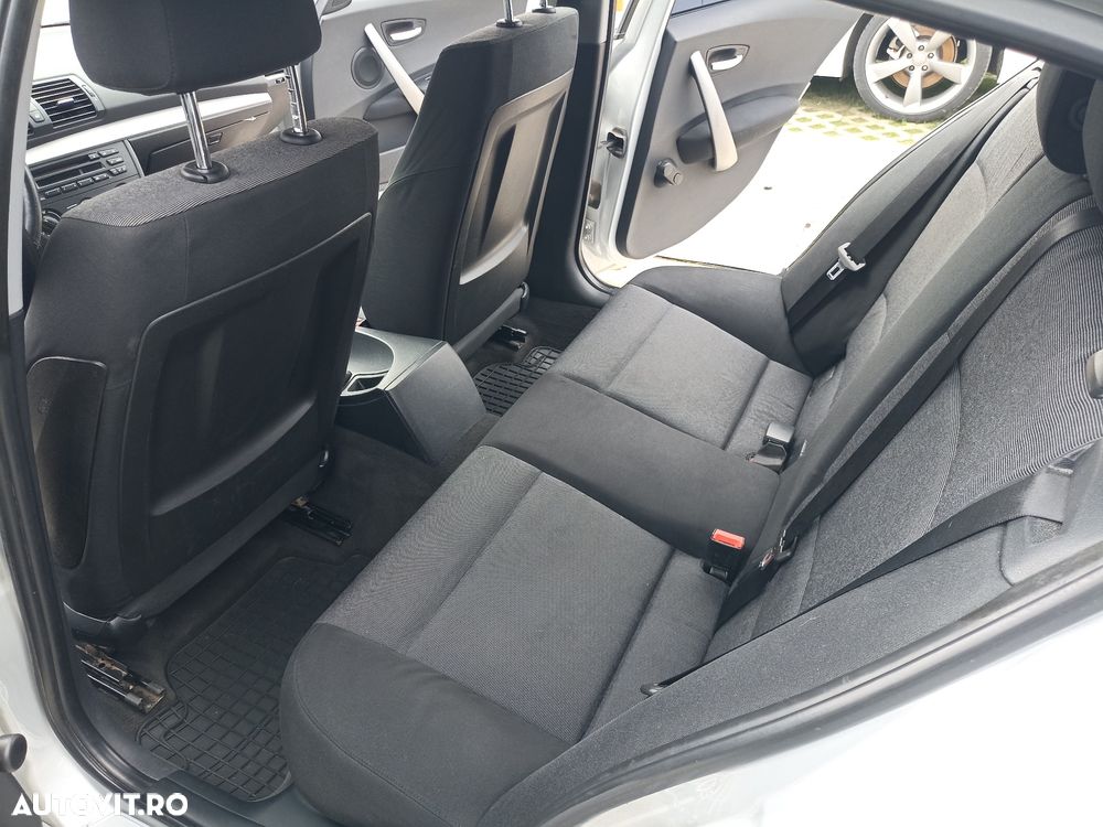 BMW Seria 1 116i - 8