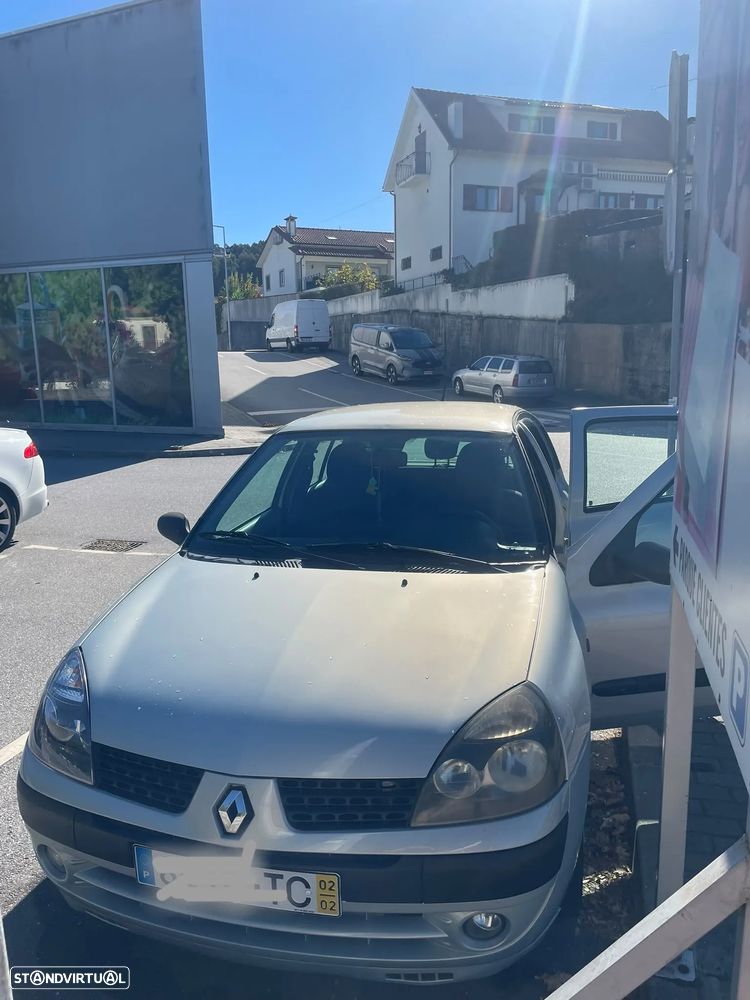 Renault Clio - 10