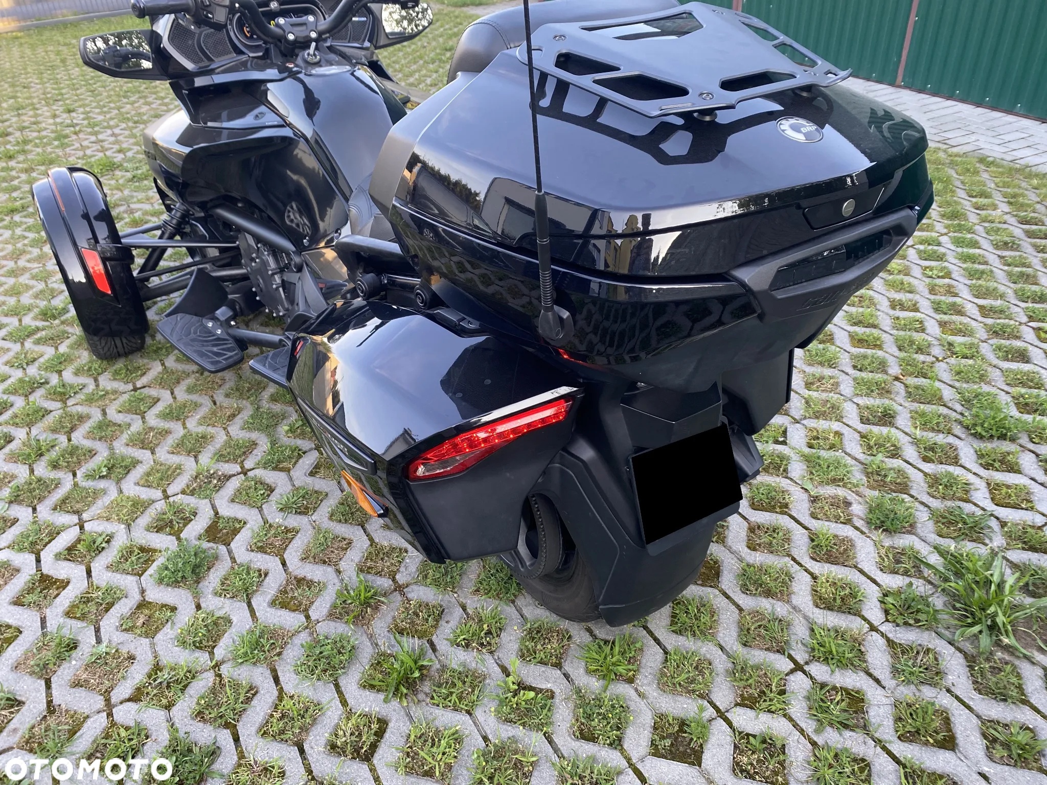 Can-Am Spyder - 12