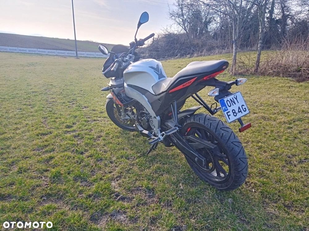 Aprilia Tuono - 4