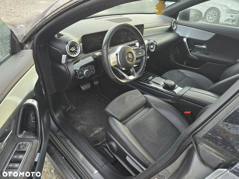 Mercedes-Benz CLA 180 7G-DCT AMG Line - 10