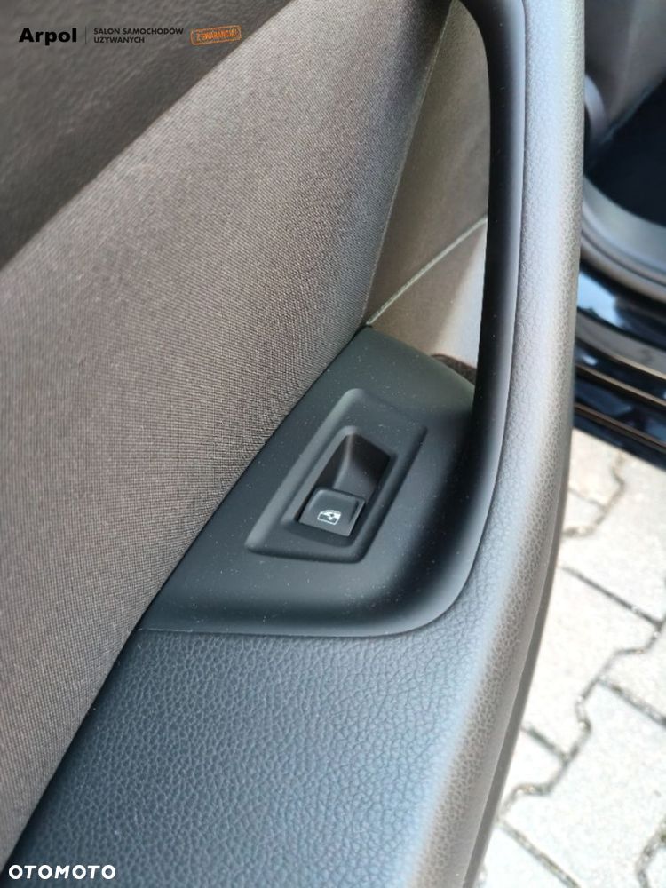 Volkswagen Passat - 26
