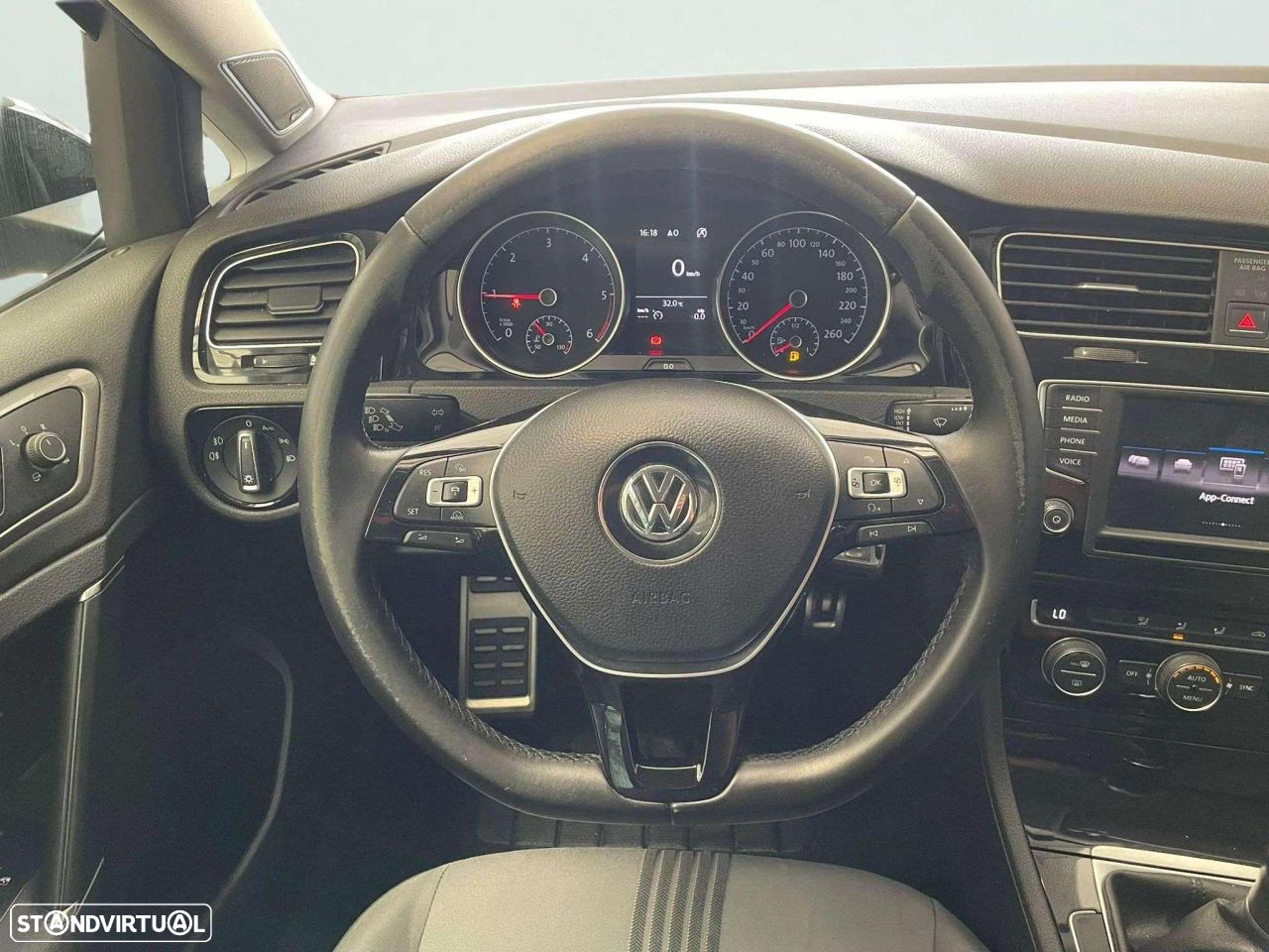 VW Golf - 12
