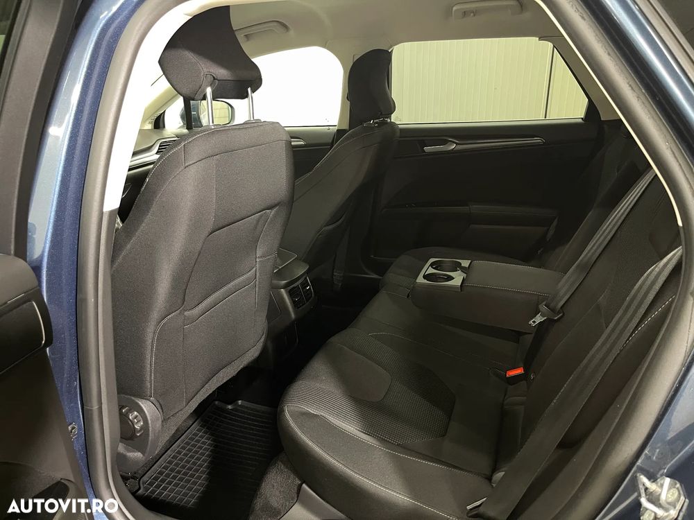 Ford Mondeo 2.0 HEV Titanium - 12