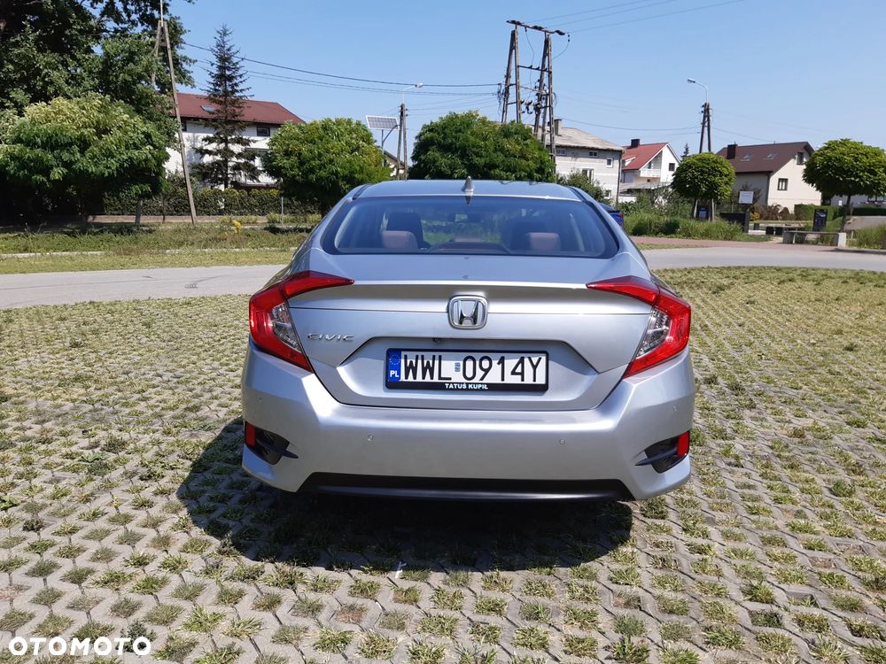 Honda Civic 1.5 i-VTEC Turbo CVT Elegance - 12