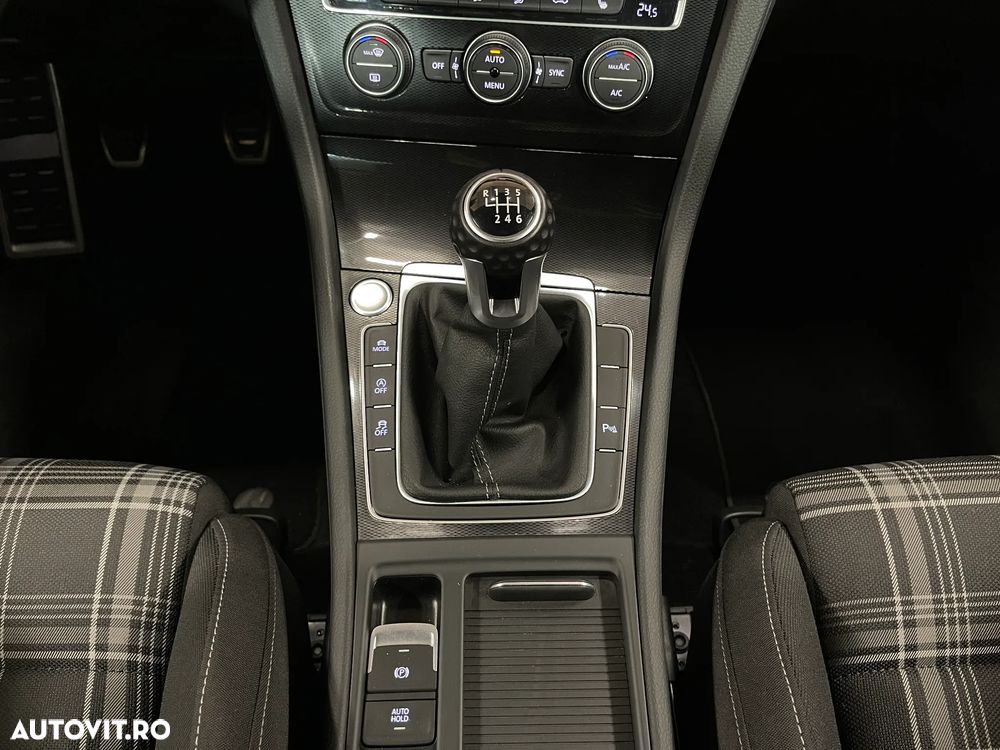 Volkswagen Golf GTD (BlueMotion Technology) - 27