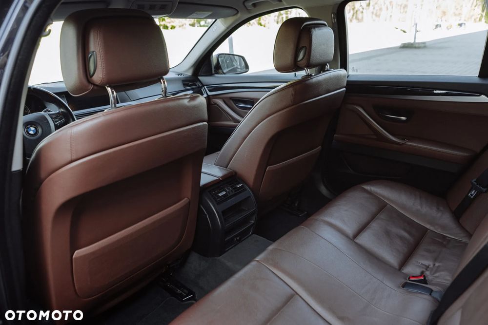 BMW Seria 5 520d - 25