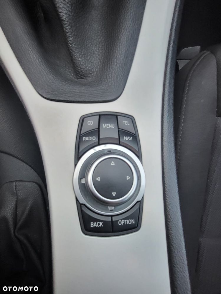 BMW Seria 3 318i Edition Sport - 30