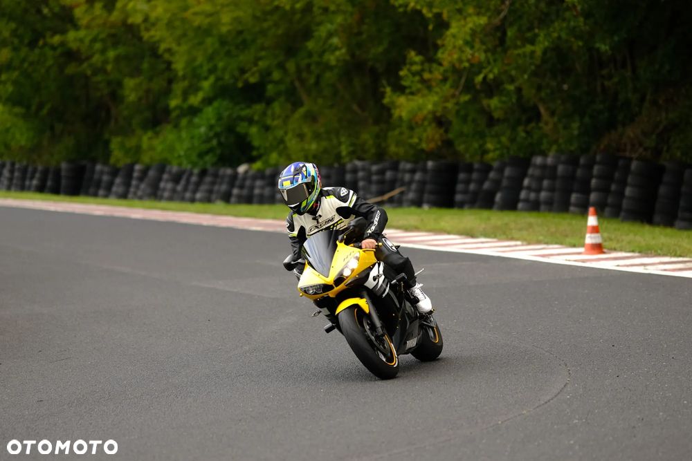 Yamaha R6 - 10