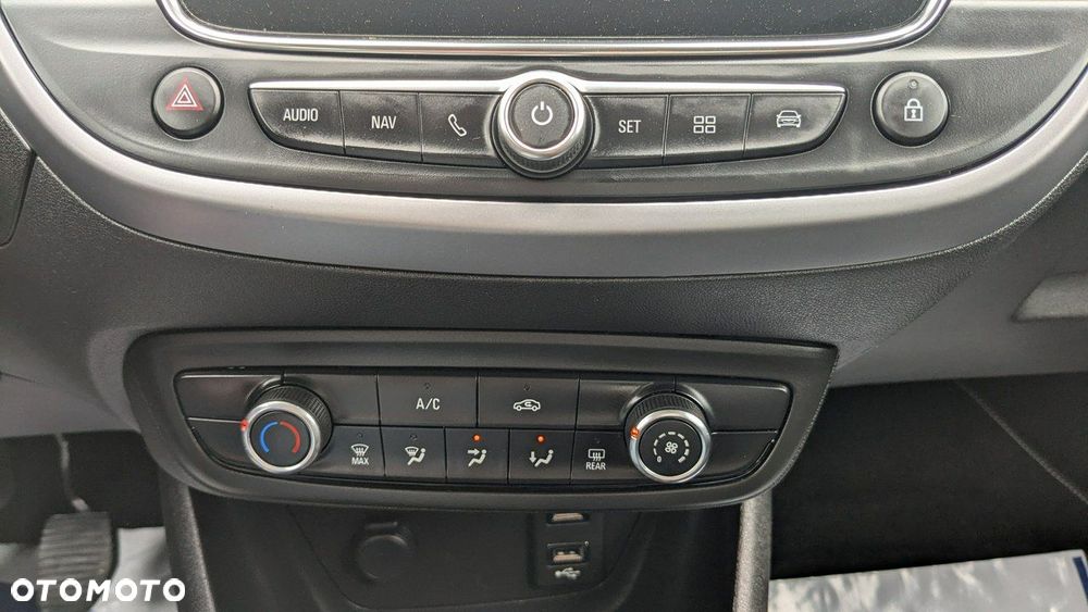 Opel Crossland X - 26