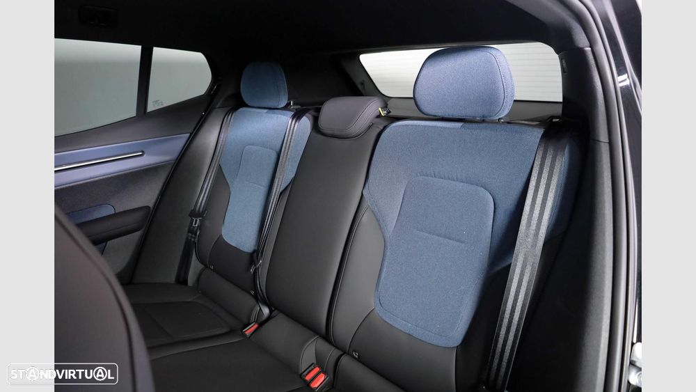 Volvo EX 30 69 kWh Single Motor Extended Range Black Edition — fotografia 19