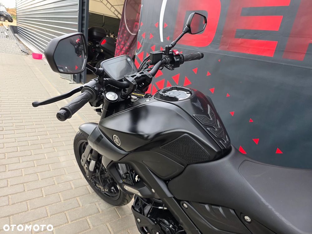 Yamaha MT - 9