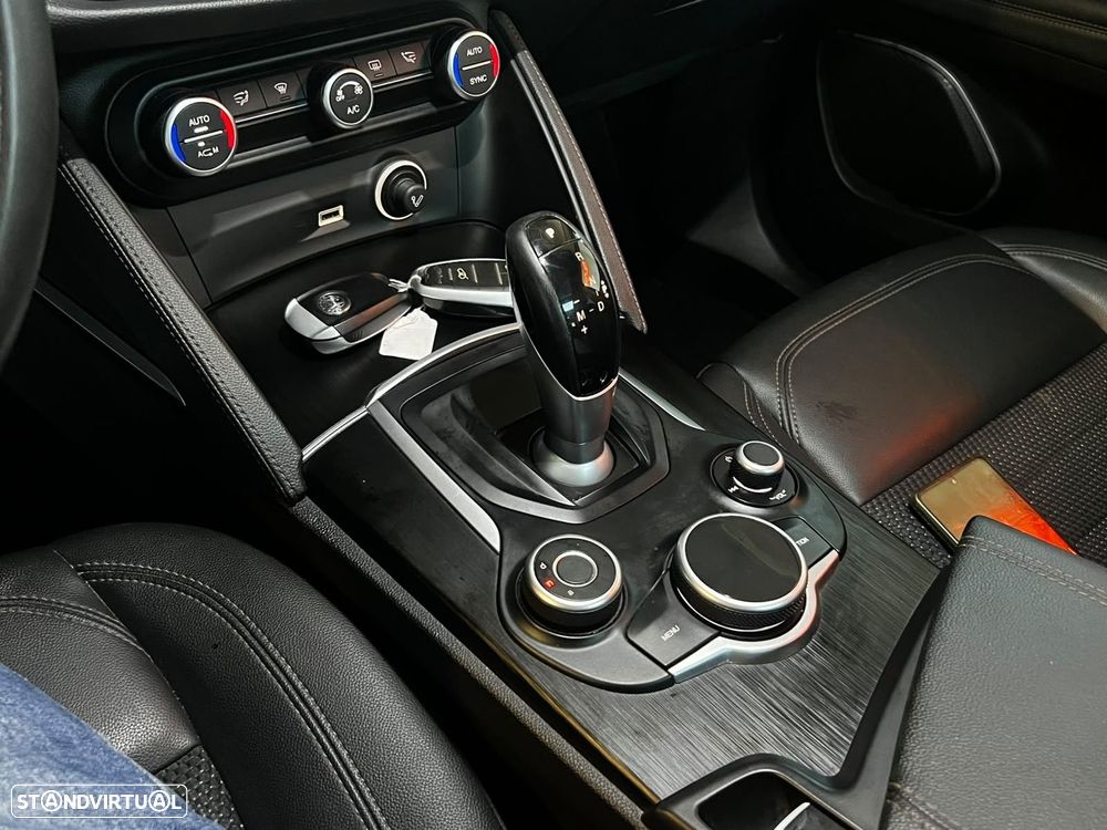 Alfa Romeo Stelvio 2.2 D TI AT8 - 37