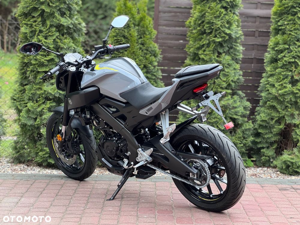 Yamaha MT - 8