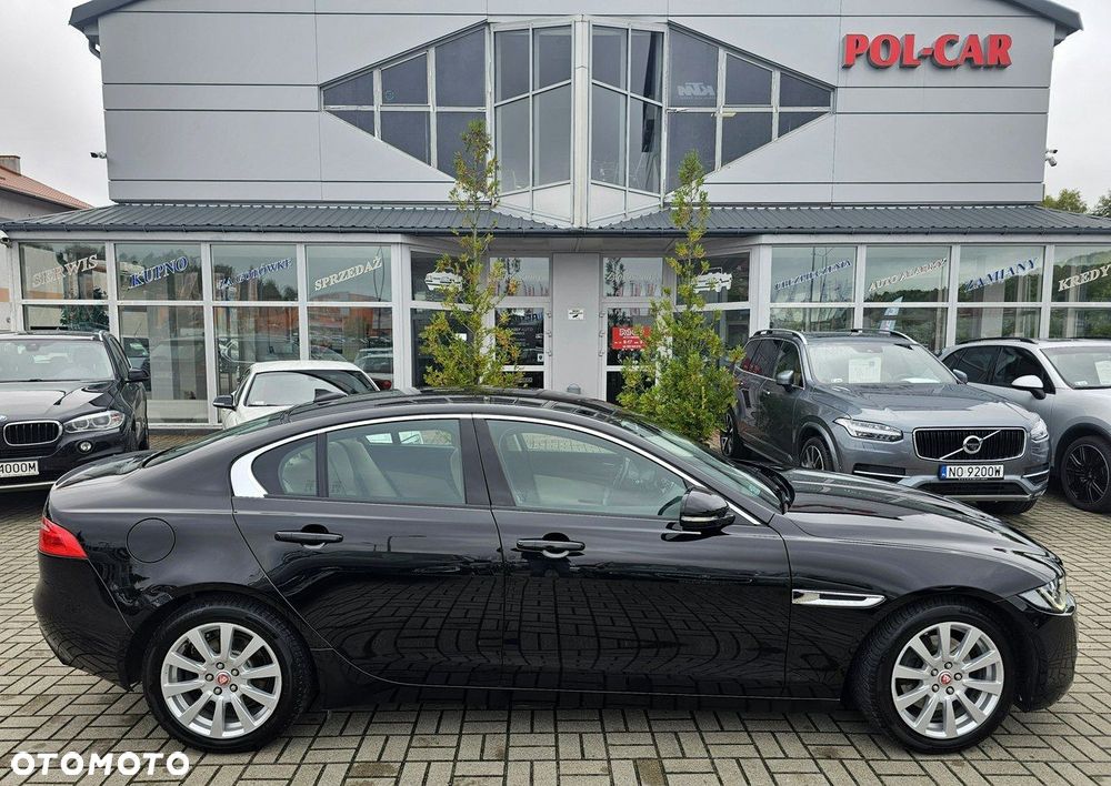 Jaguar XE - 4