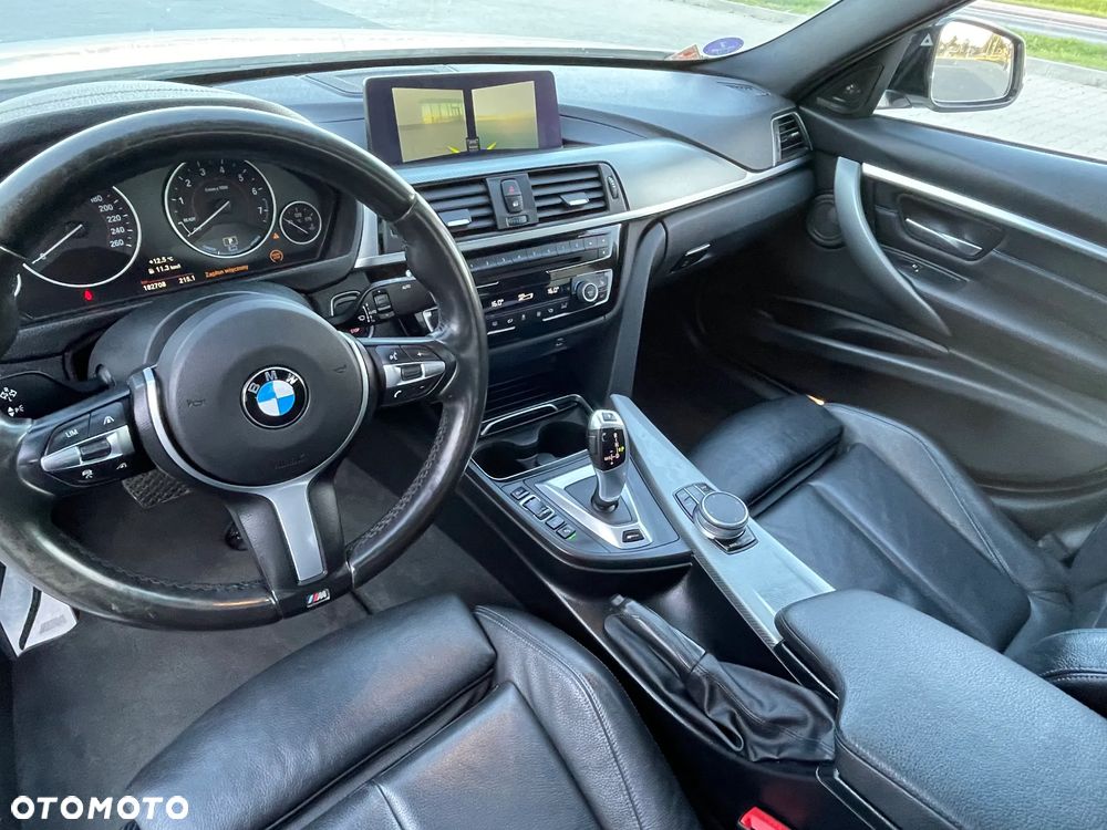 BMW Seria 3 330e iPerformance M Sport Shadow - 30
