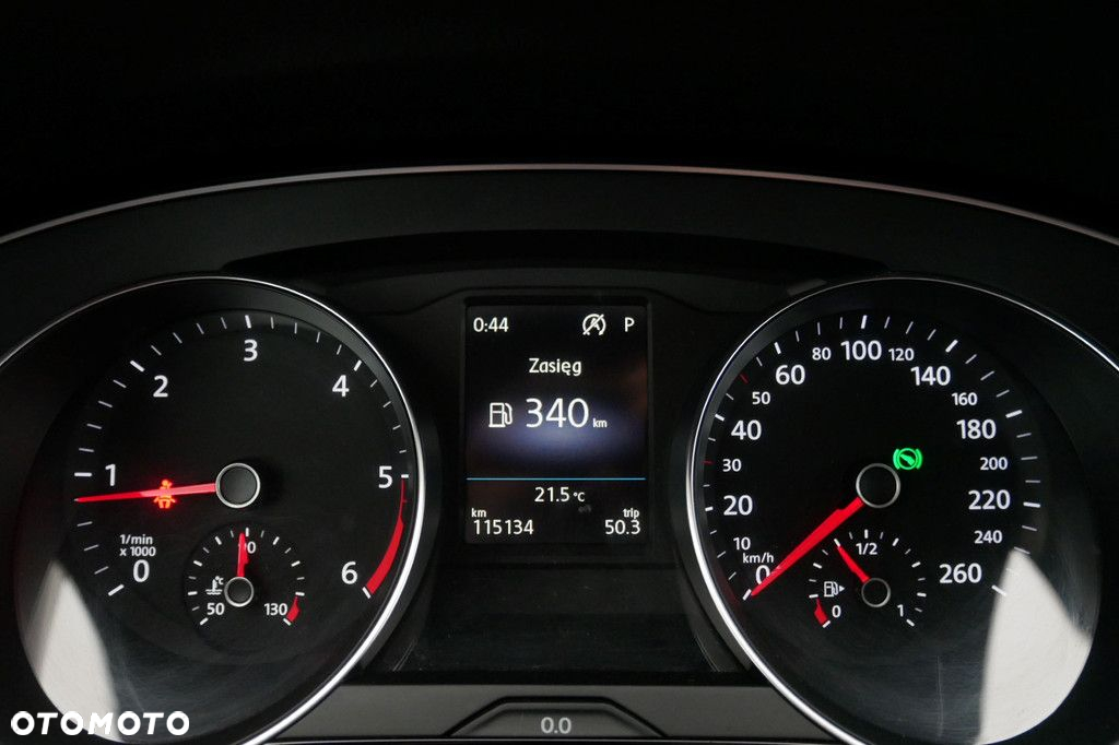 Volkswagen Passat - 9