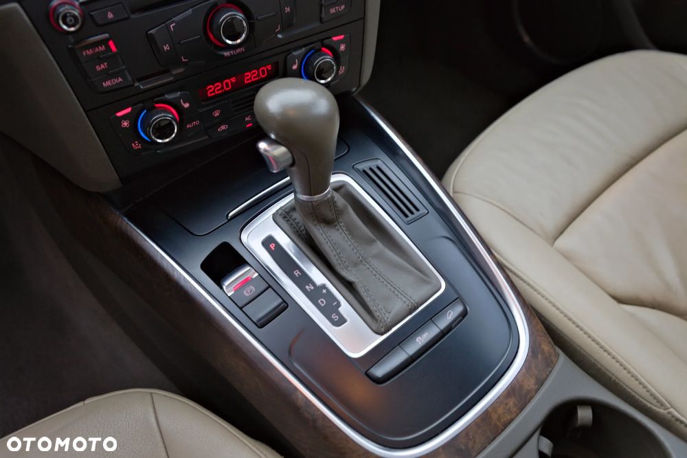 Audi Q5 3.2 FSI Quattro S tronic - 26