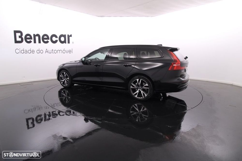 Volvo V60 2.0 B4 Plus Dark Auto - 5