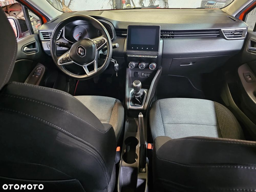 Renault Clio - 12