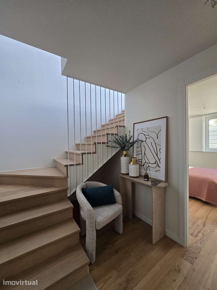 Jardim Emídia — T1 Duplex · 2