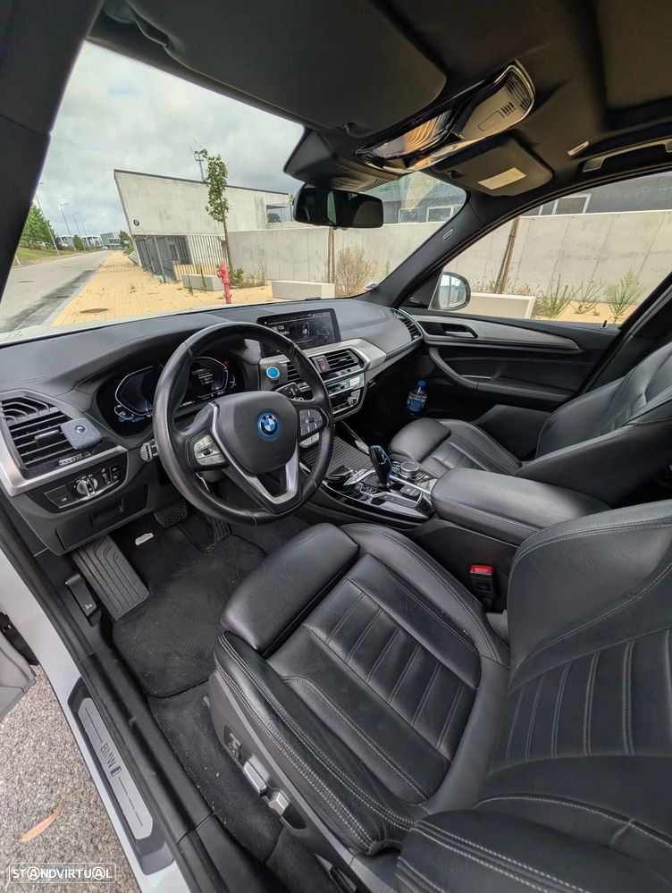 BMW iX3 Impressive - 10
