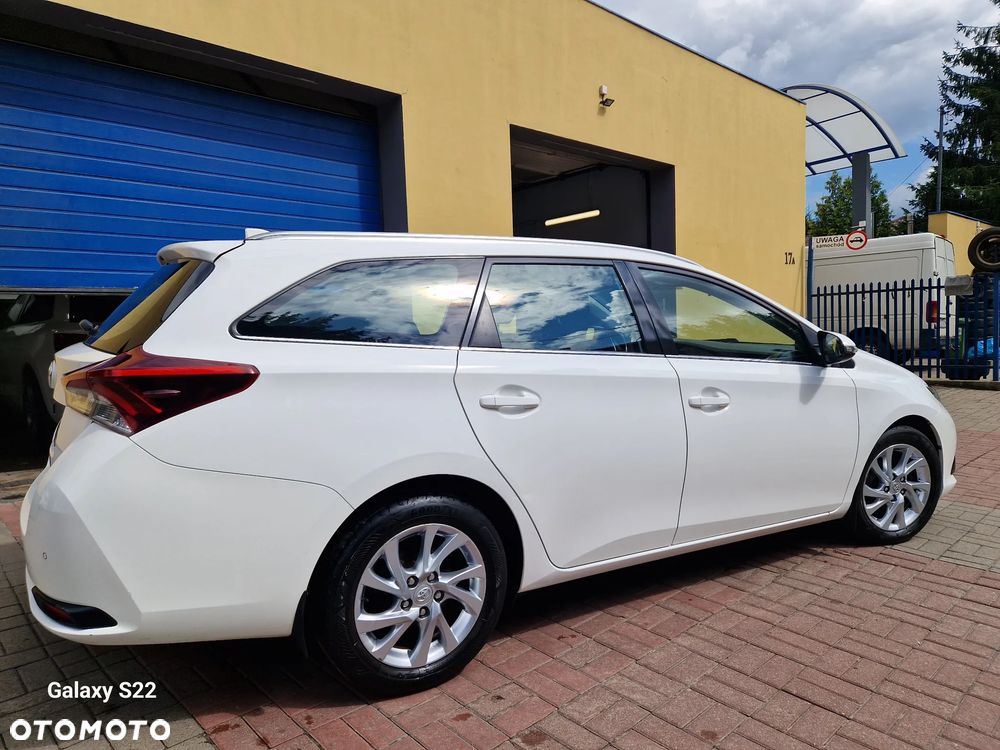 Toyota Auris 1.6 Premium Comfort - 11