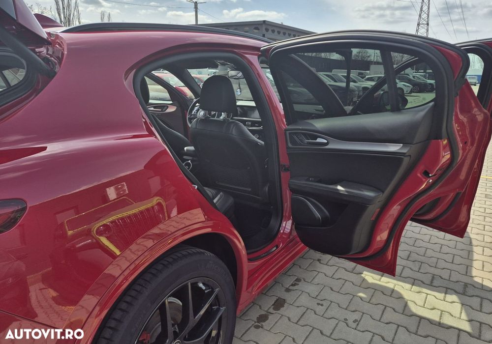 Alfa Romeo Stelvio - 13
