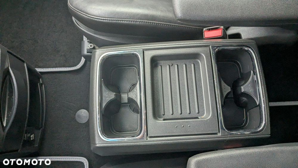 Chrysler Grand Voyager - 30