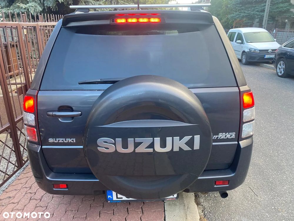 Suzuki Grand Vitara 2.4 De Luxe - 9