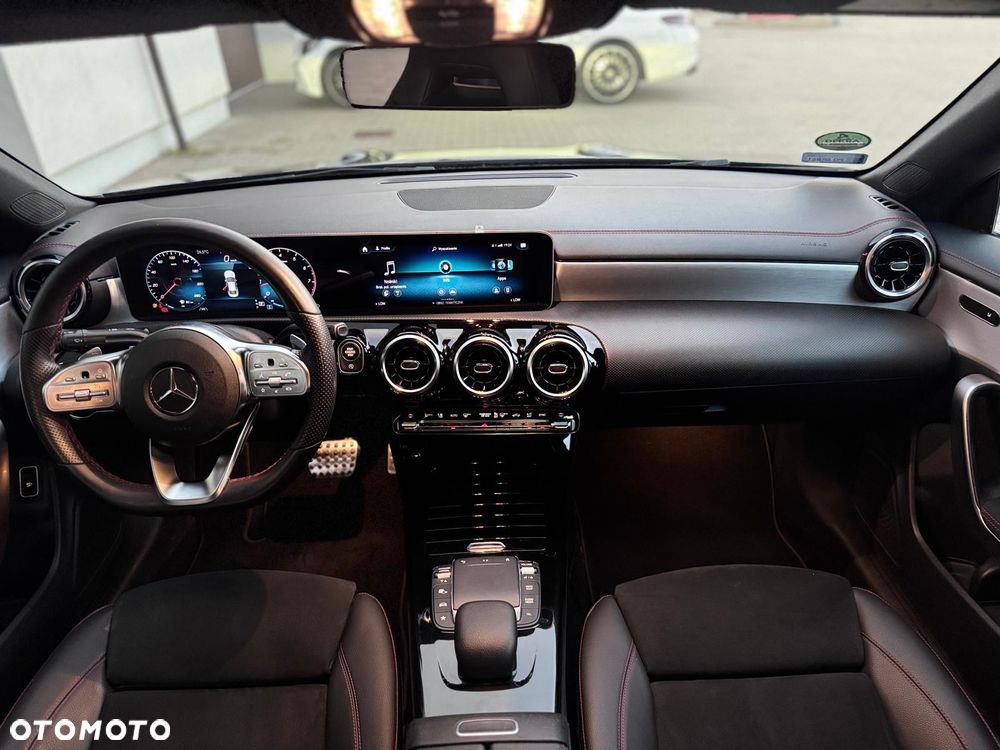 Mercedes-Benz CLA 180 AMG Line 7G-DCT - 14