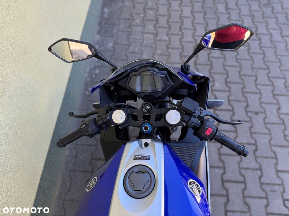 Yamaha YZF - 17