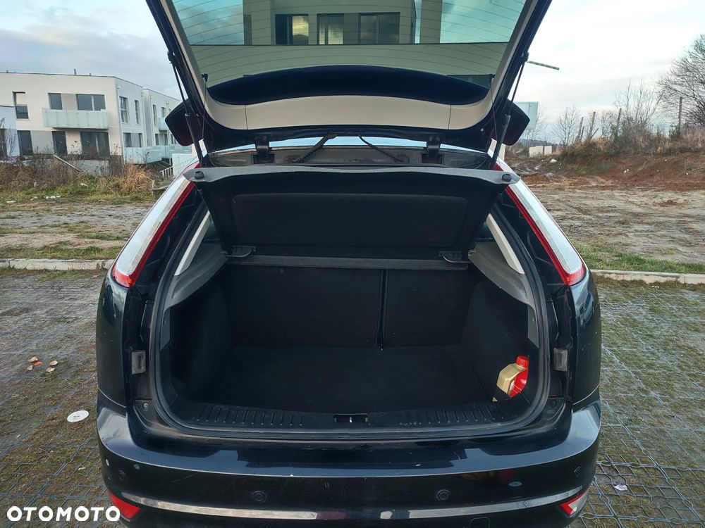 Ford Focus 1.6 Trend EU5 - 12