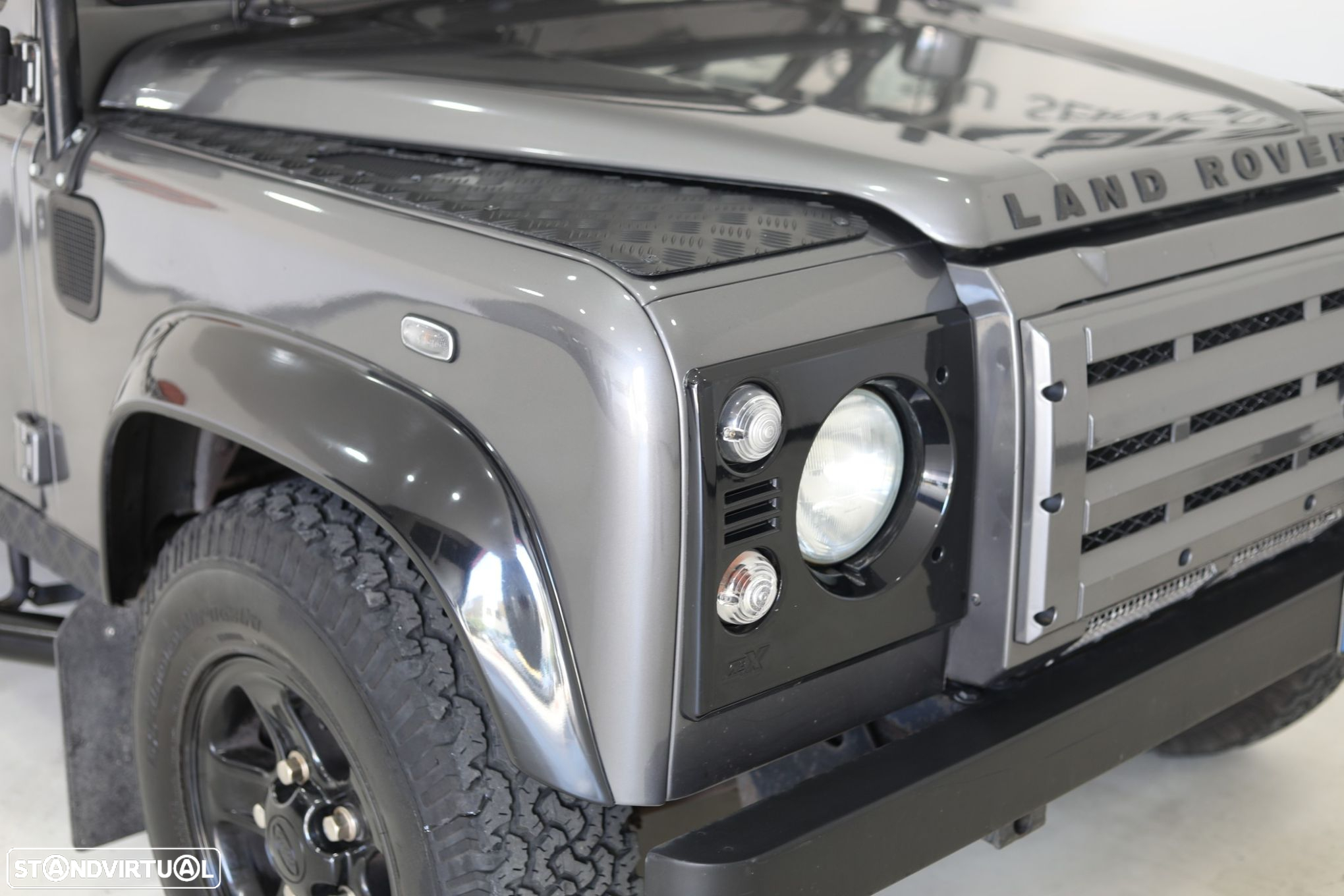 Land Rover Defender 90 2.5 TD5 Metal Top - 23
