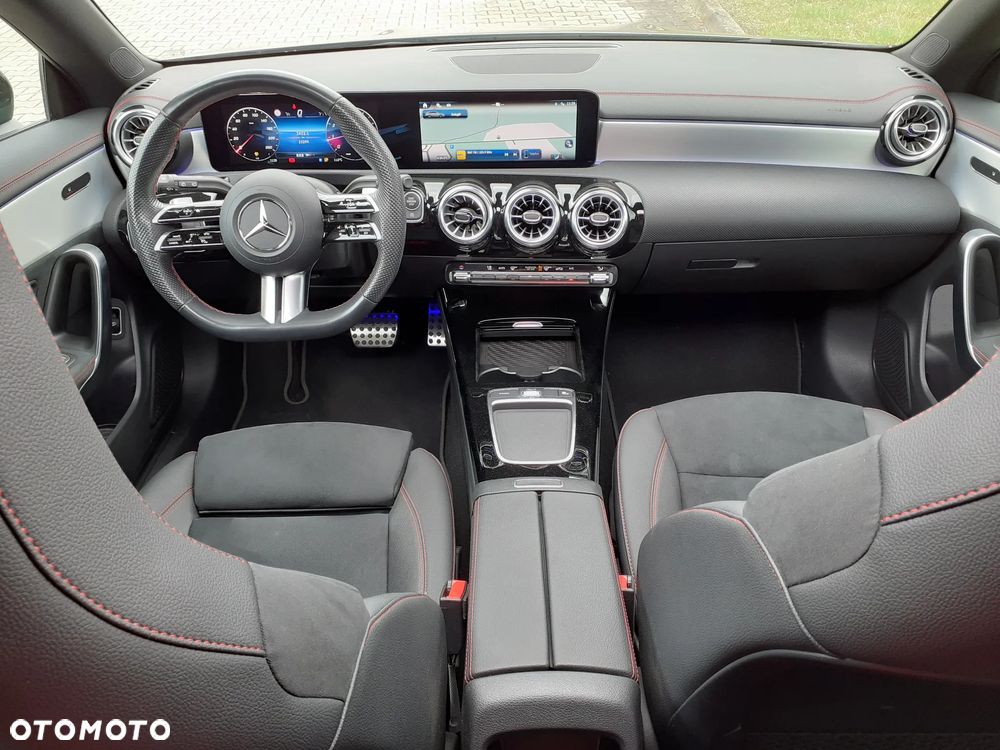 Mercedes-Benz CLA 200 AMG Line 7G-DCT - 30