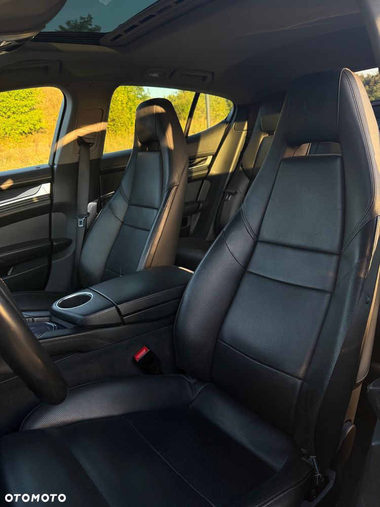 Porsche Panamera 4S - 8