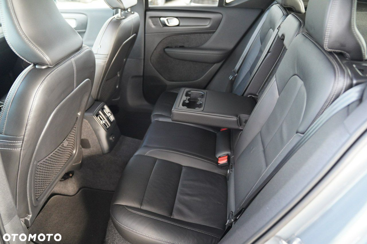 Volvo XC 40 - 26