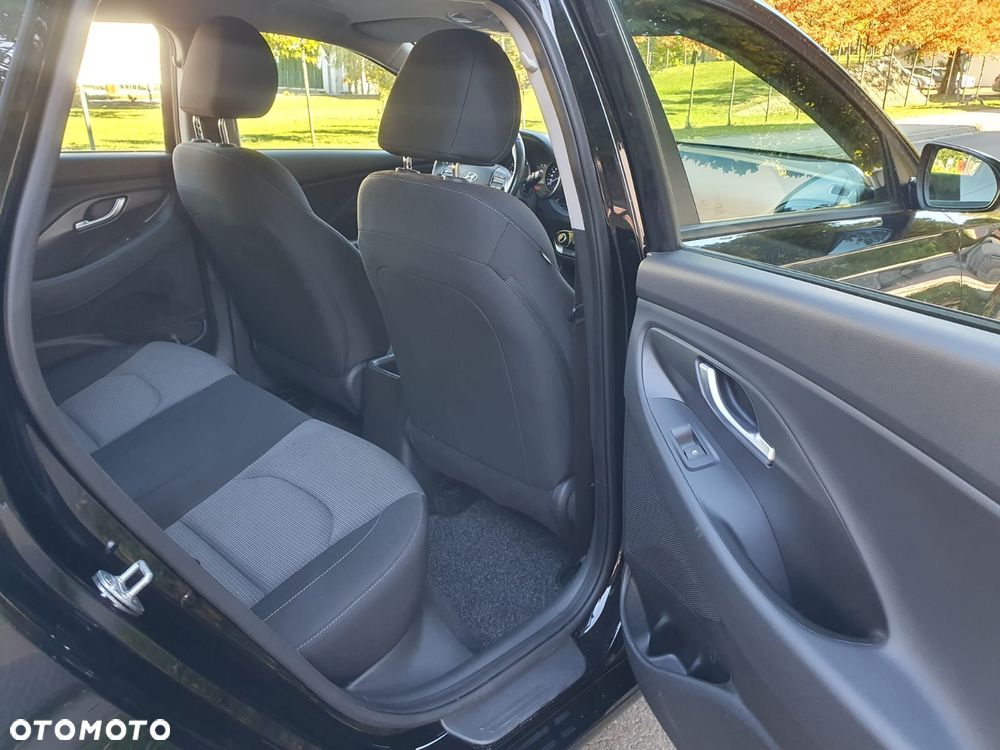 Hyundai i30 1.4 Select - 14