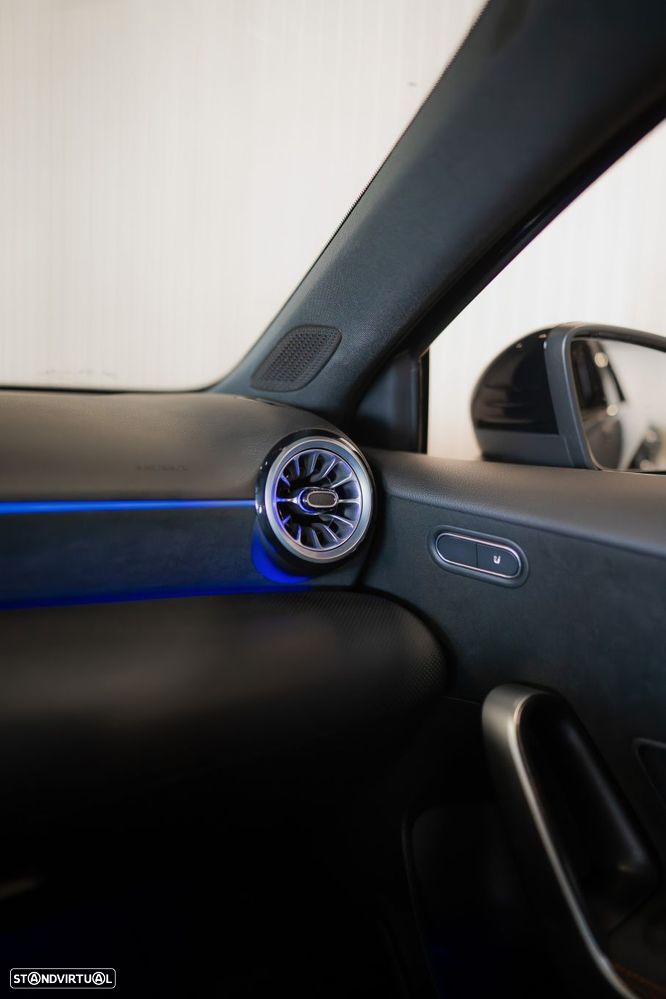 Mercedes-Benz A 250 e 8G-DCT AMG Line - 31