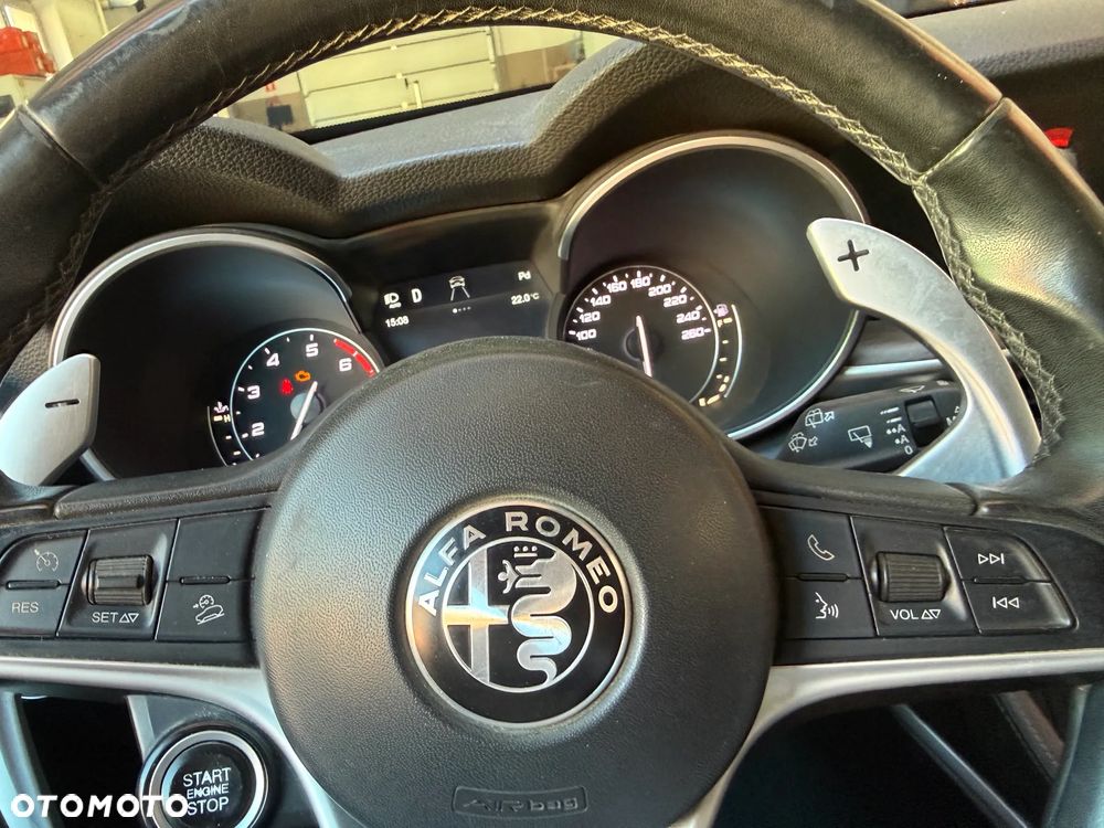 Alfa Romeo Stelvio 2.0 Turbo 16V AT8-Q4 Lusso Ti - 17