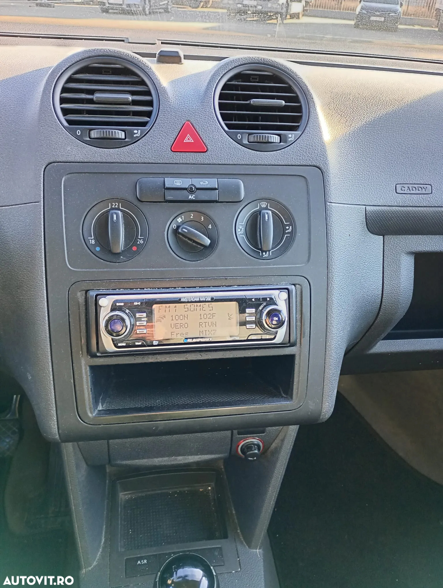 Volkswagen Caddy - 9