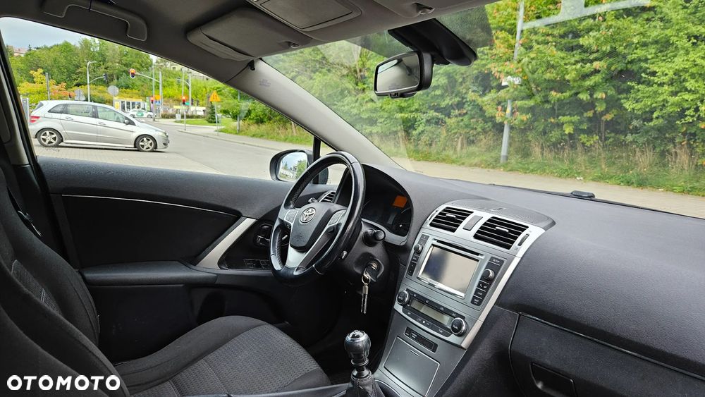 Toyota Avensis - 11